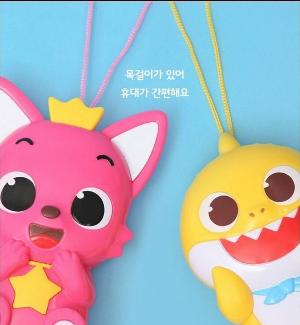  Baby Shark 造型電風扇